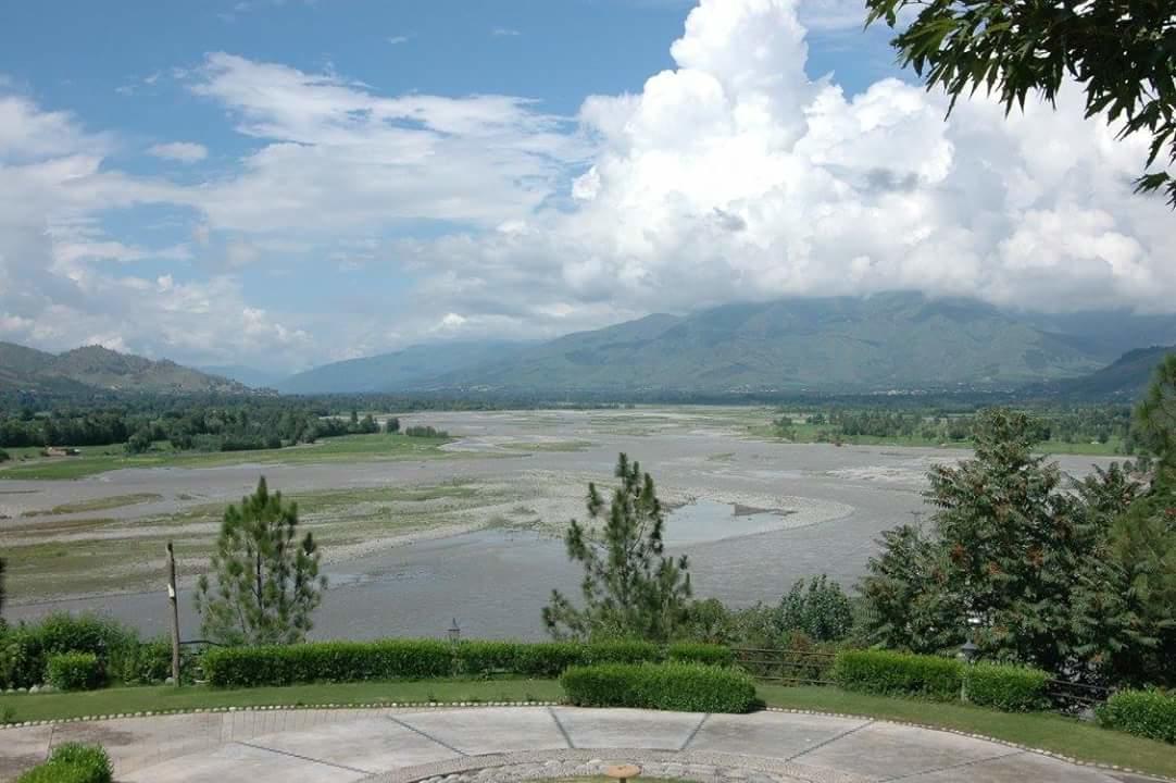 Rock City Resort Mingora Екстериор снимка