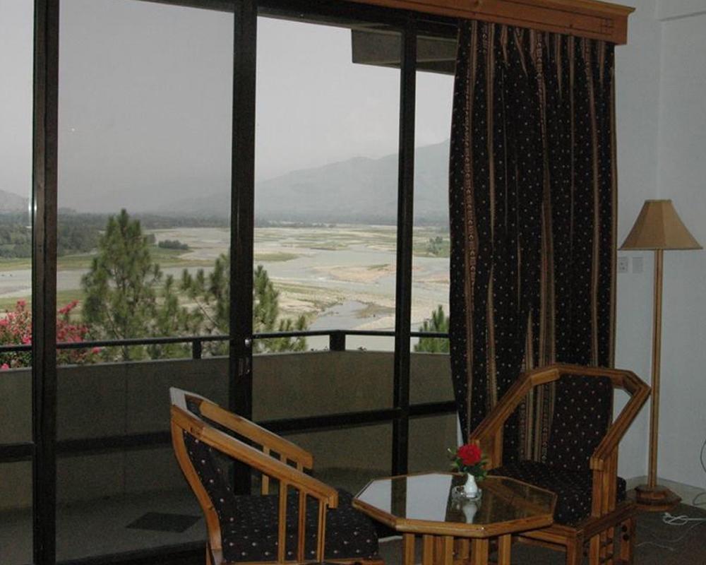 Rock City Resort Mingora Екстериор снимка